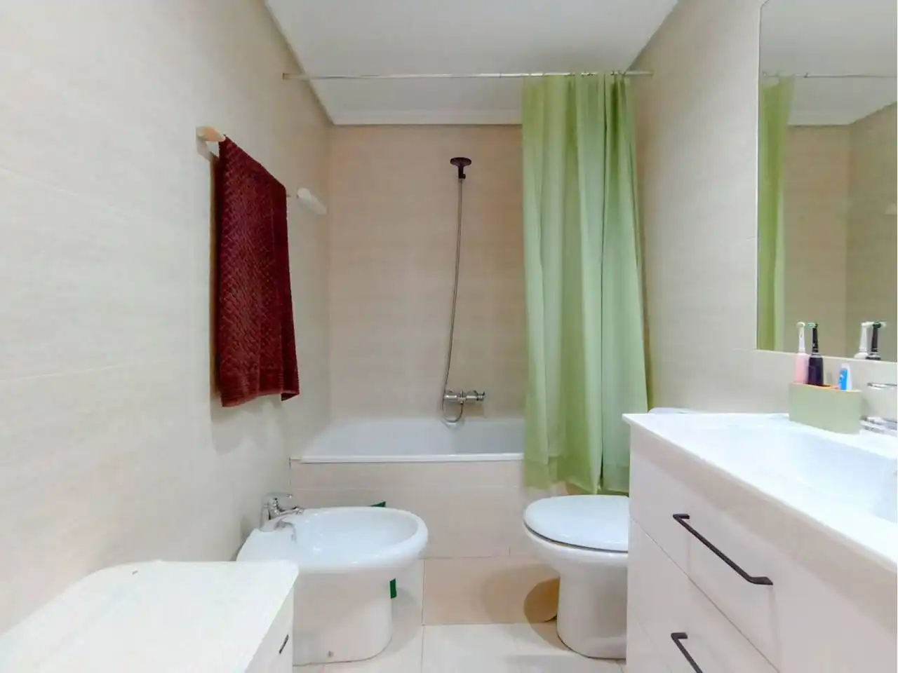 Bany de Apartament en venda en Burgos amb Calefacció, Parquet i Traster