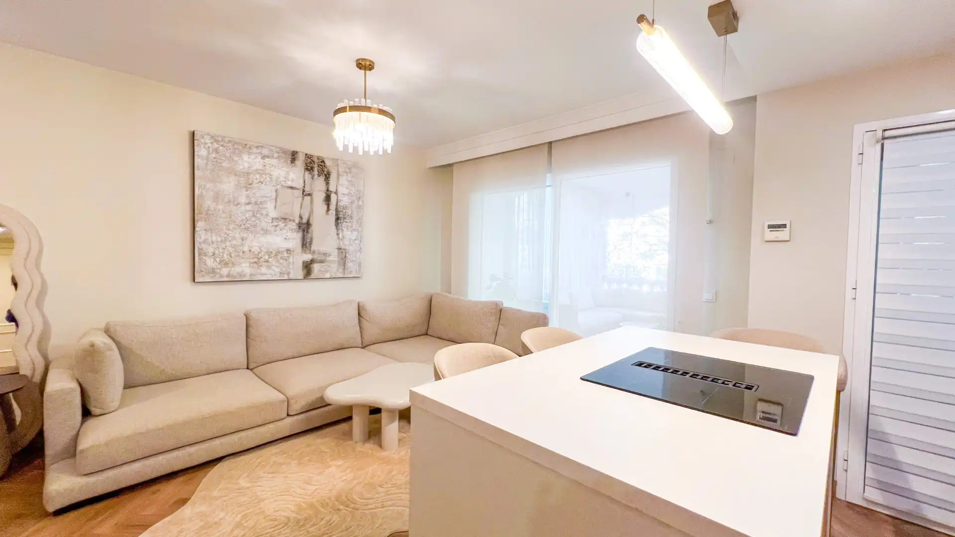 Sala d'estar de Apartament en venda en Marbella amb Terrassa i Piscina comunitària