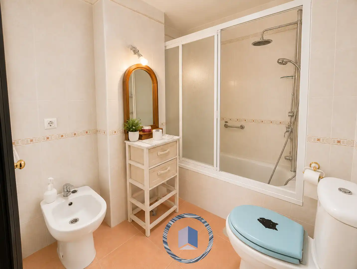 Baño de Piso en venta en Montequinto con Terraza y Balcón