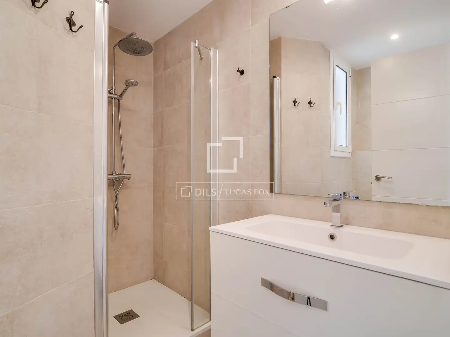 Baño de Ático en venta en Barcelona con Aire acondicionado, Calefacción y Terraza