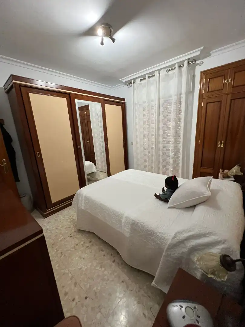 Schlafzimmer von Einfamilien-Reihenhaus zum Verkauf in La Rinconada mit Klimaanlage, Abstellraum und Balkon