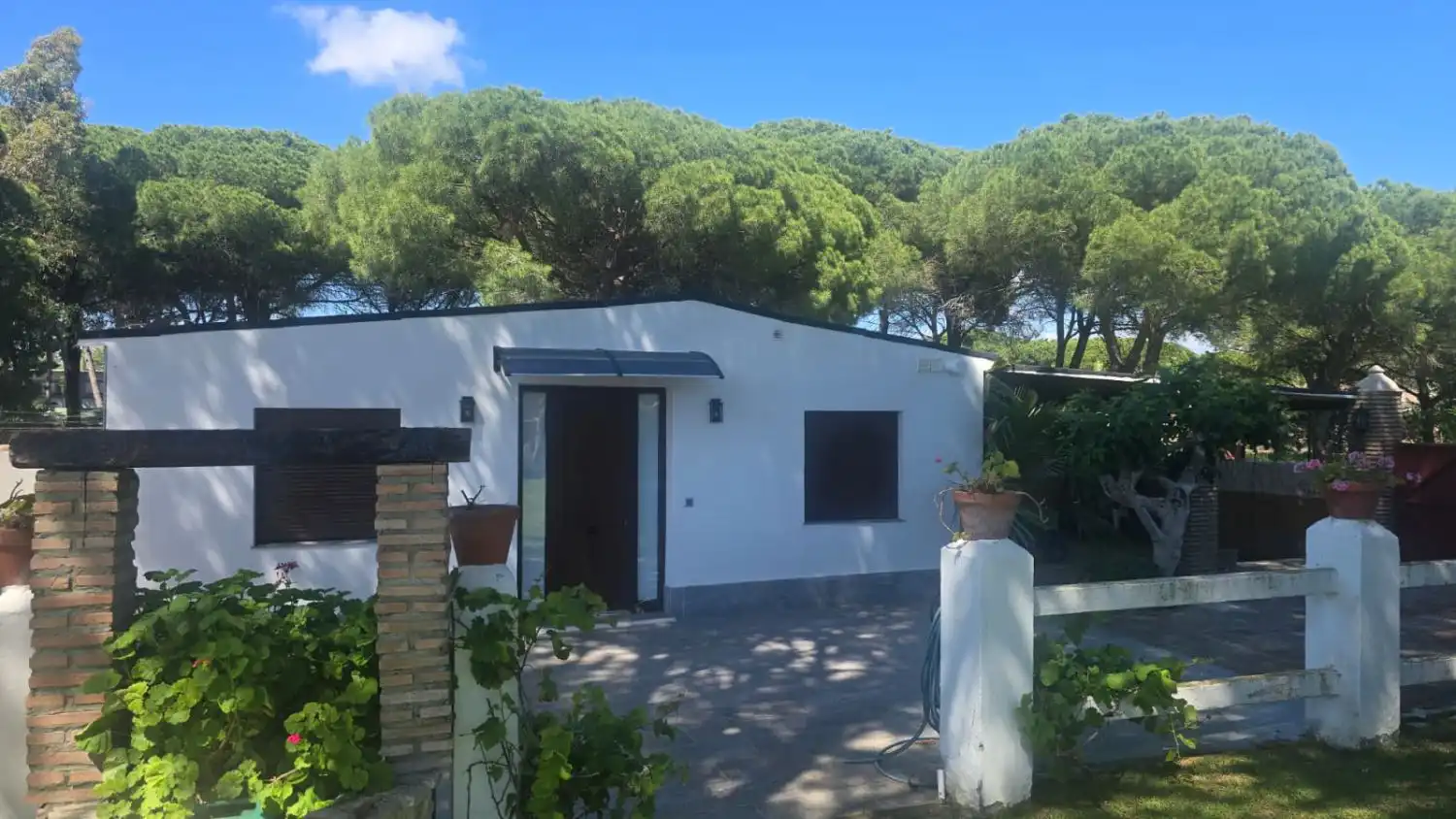 Vista exterior de Casa o chalet en venta en Chiclana de la Frontera con Terraza y Trastero
