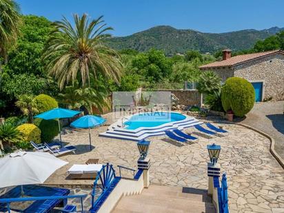 Vista exterior de Casa o xalet en venda en Empuriabrava amb Terrassa i Piscina