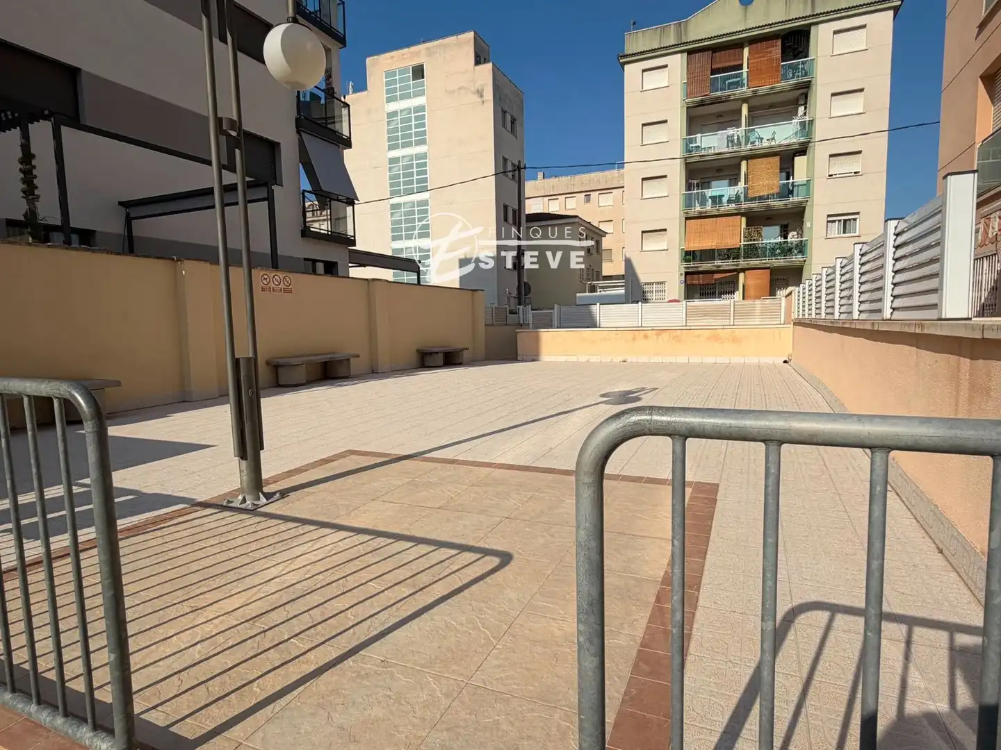Außenansicht von Dachboden zum Verkauf in Calafell mit Klimaanlage, Heizung und Terrasse