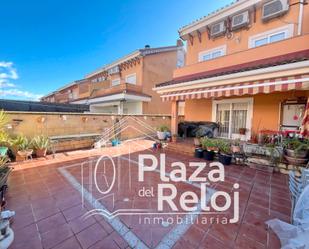 Exterior view of Single-family semi-detached for sale in Talavera de la Reina  with Air Conditioner, Heating and Terrace