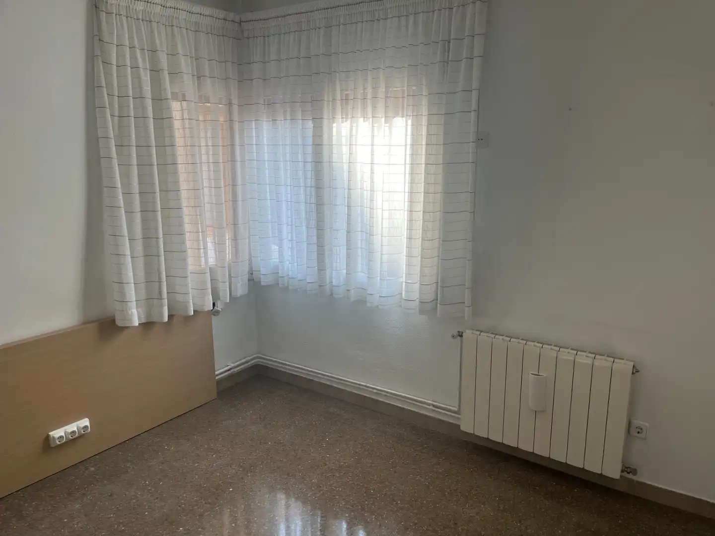 Habitación de Casa o chalet de alquiler en Castellar del Vallès con Calefacción, Trastero y Horno