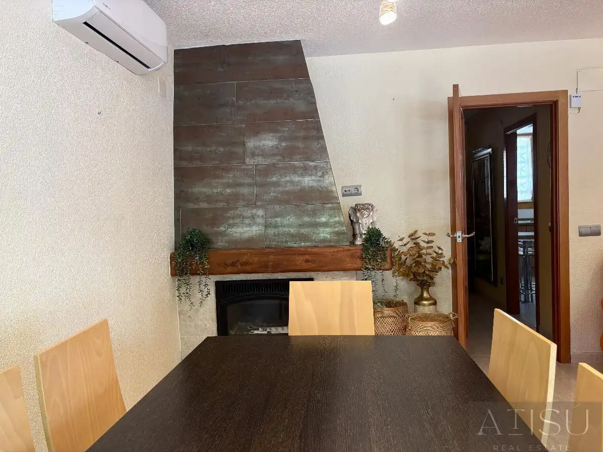 Esszimmer von Einfamilien-Reihenhaus zur Miete in El Campello mit Klimaanlage, Heizung und Abstellraum