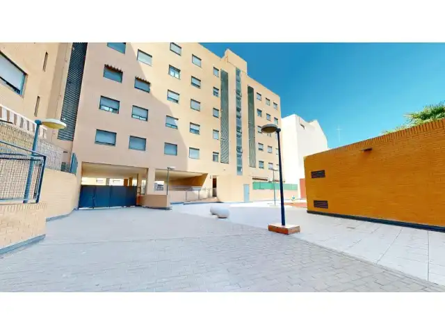 Vista exterior de Piso en venta en Picassent con Aire acondicionado, Terraza y Piscina