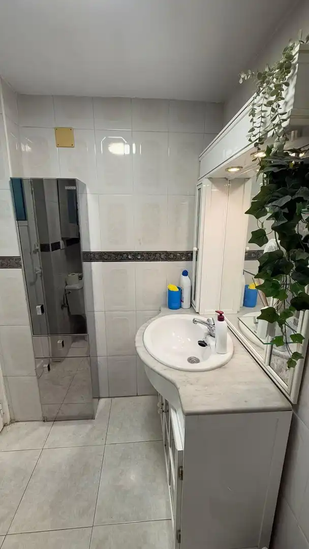 Bathroom of Houses for sale in Sevilla