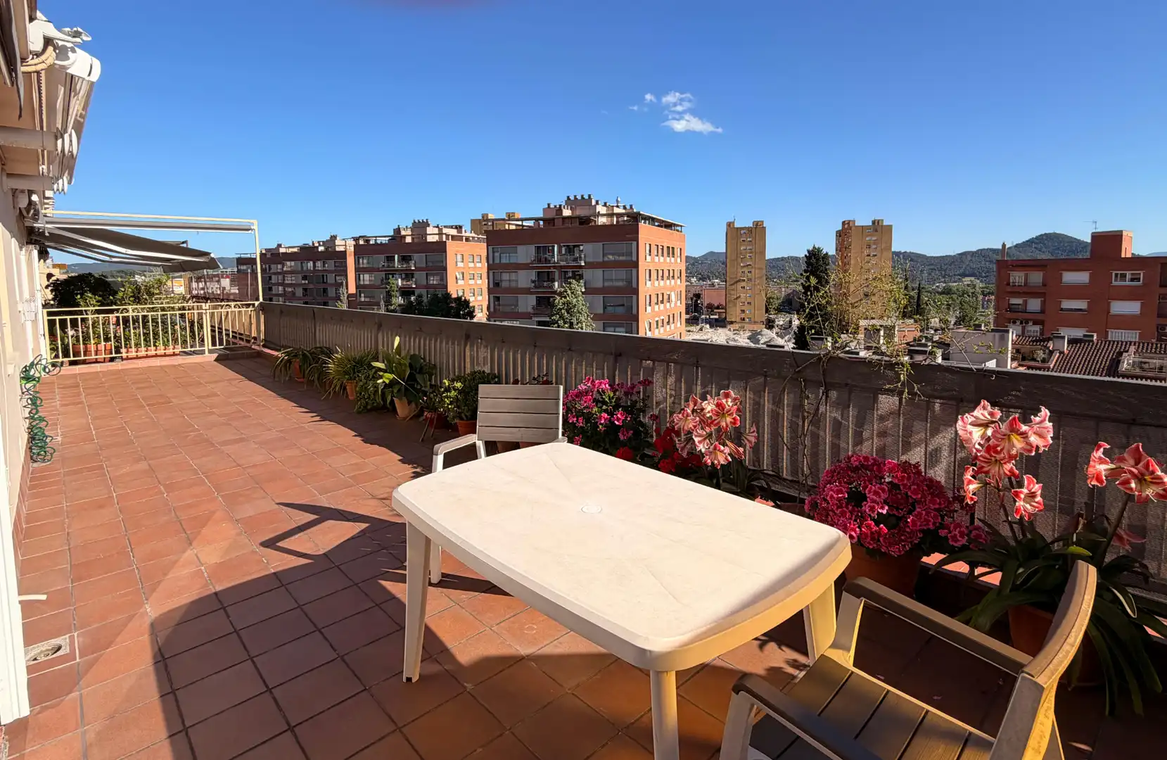 Terrassa de Àtic per a compartir en Rubí amb Aire condicionat, Calefacció i Terrassa