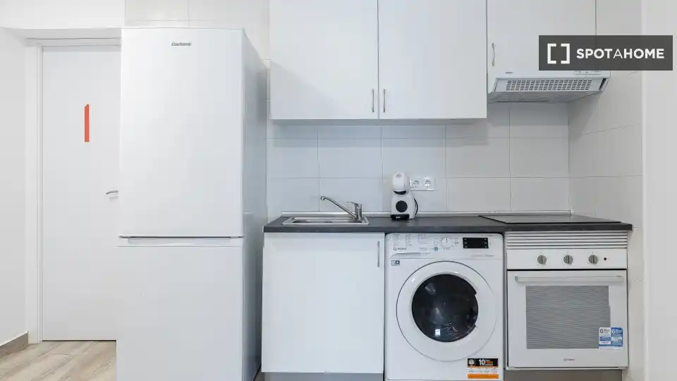 Kitchen of Flat for rent in Getafe  with Air Conditioner, Heating and Furnished