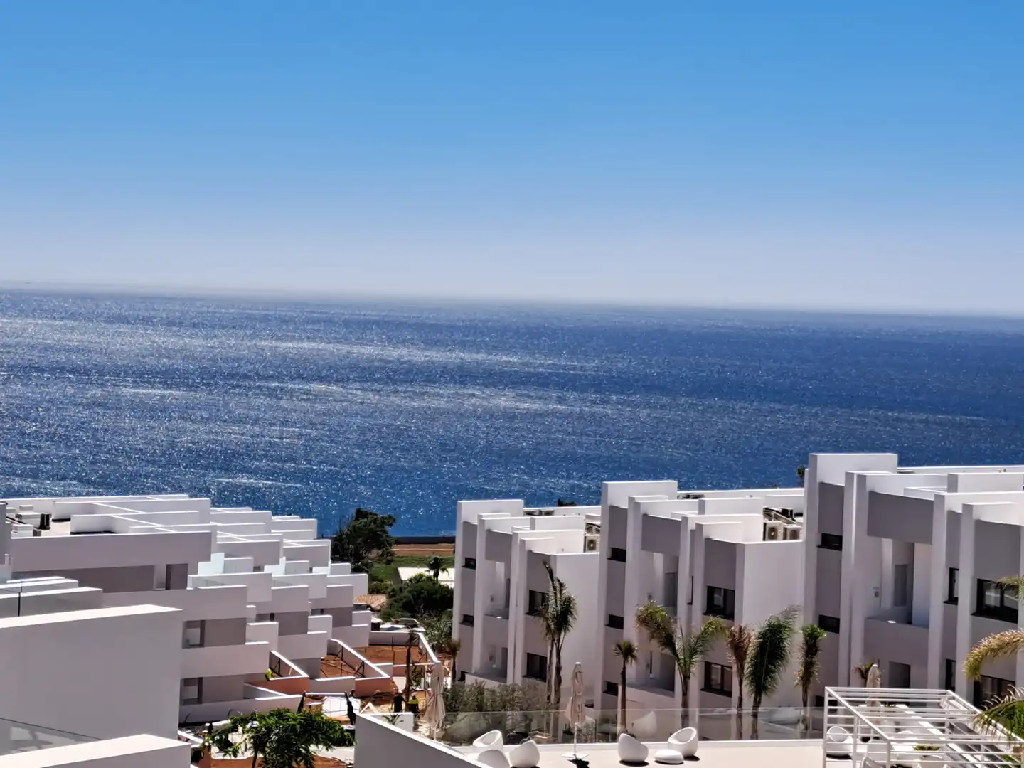 Außenansicht von Dachboden zum Verkauf in Manilva mit Klimaanlage, Heizung und Terrasse