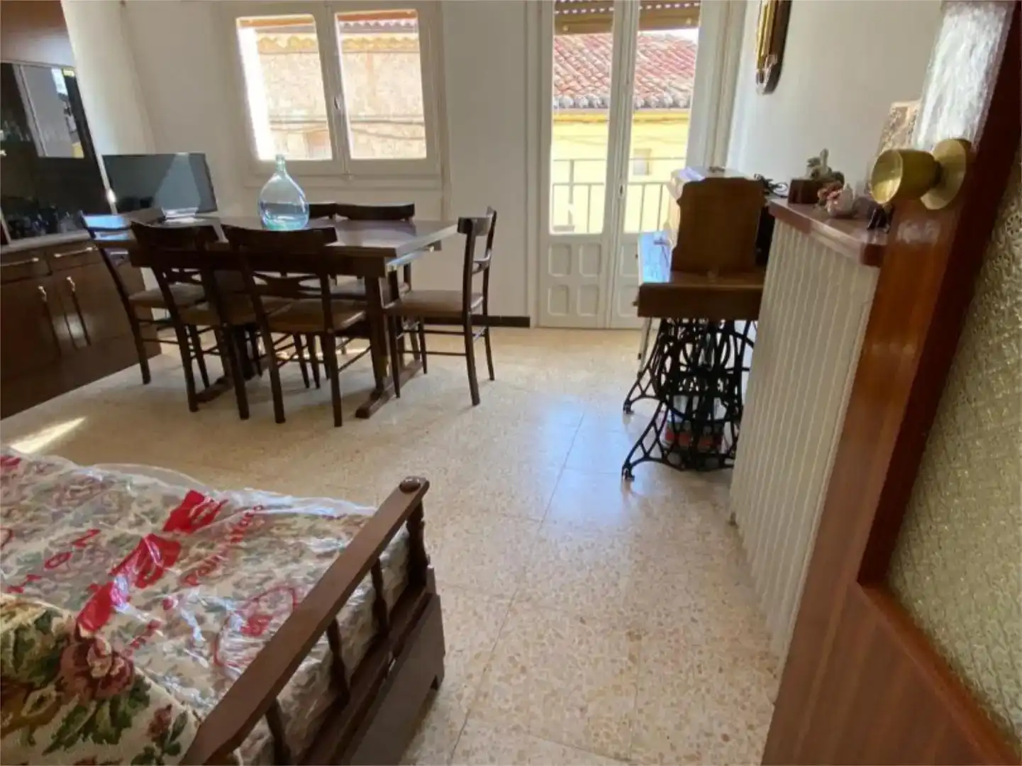 Comedor de Piso en venta en Alcubilla de Avellaneda con Trastero, Amueblado y Balcón