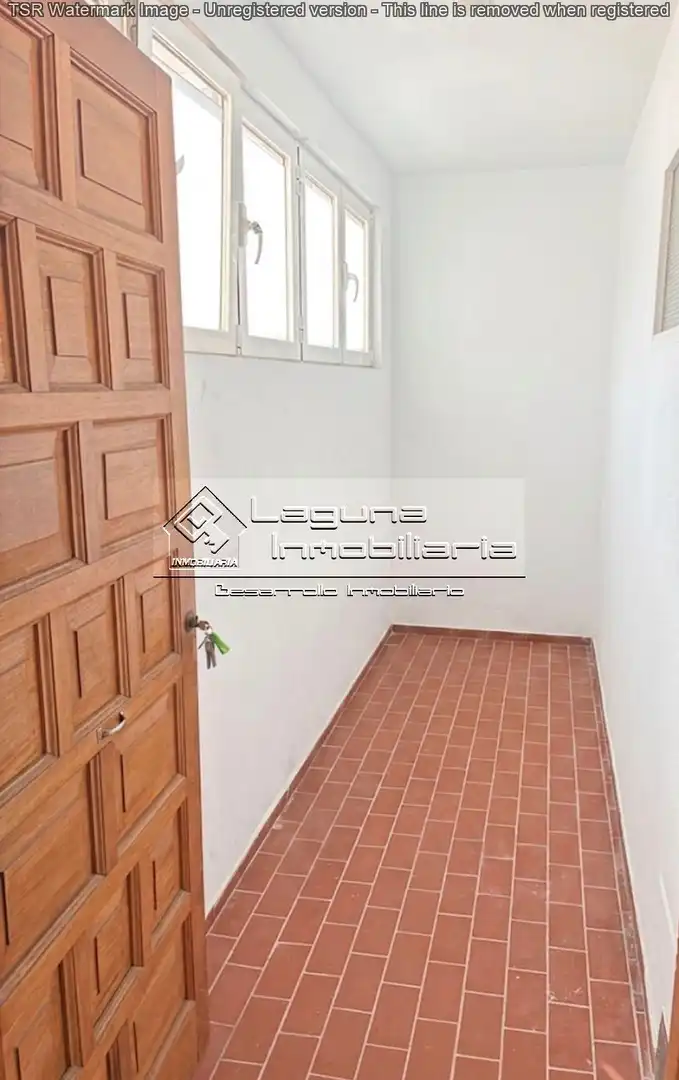 Wohnung zum Verkauf in Cádiz mit Klimaanlage, Terrasse und Abstellraum