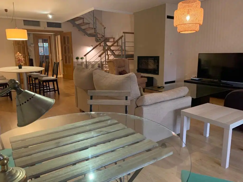 Sala de estar de Casa o chalet de alquiler en Villanueva de Gállego con Aire acondicionado, Calefacción y Jardín privado