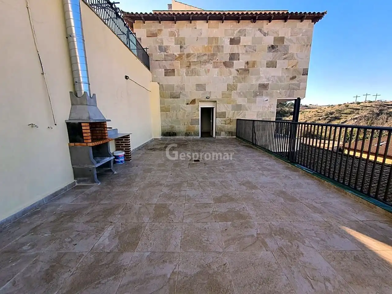 Terrassa de Casa adosada en venda en Belmonte de Tajo amb Calefacció, Jardí privat i Terrassa