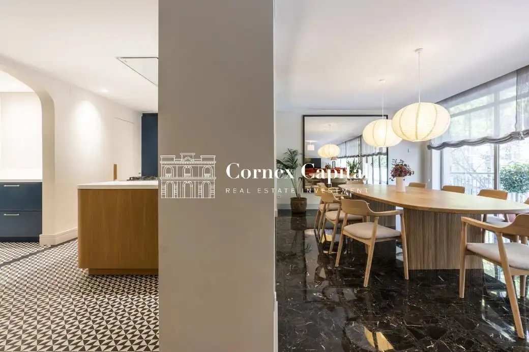 Comedor de Piso en venta en Barcelona con Aire acondicionado, Terraza y Trastero