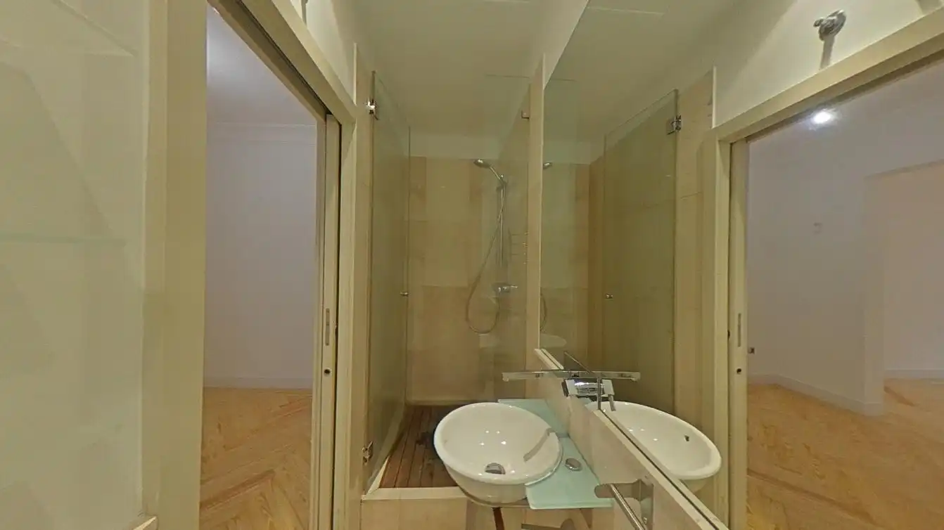 Bany de Pis en venda en Madrid amb Calefacció i Parquet