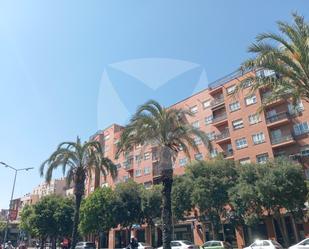 Vista exterior de Local de lloguer en Badajoz Capital amb Aire condicionat
