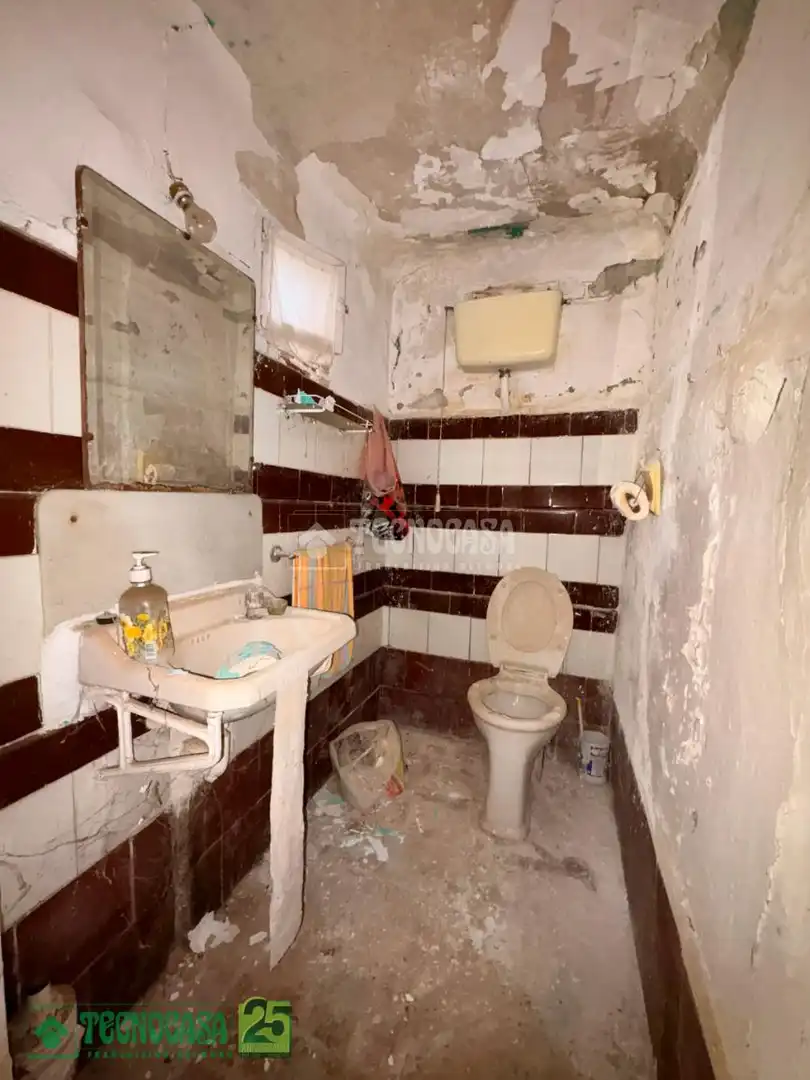 Bathroom of Detached homes for sale in Dosbarrios  with Heating