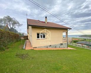 Vista exterior de Casa o xalet en venda en Gozón amb Terrassa i Balcó