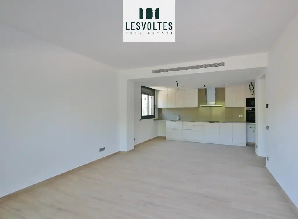 Sala de estar de Piso en venta en Pals con Calefacción, Parquet y Terraza