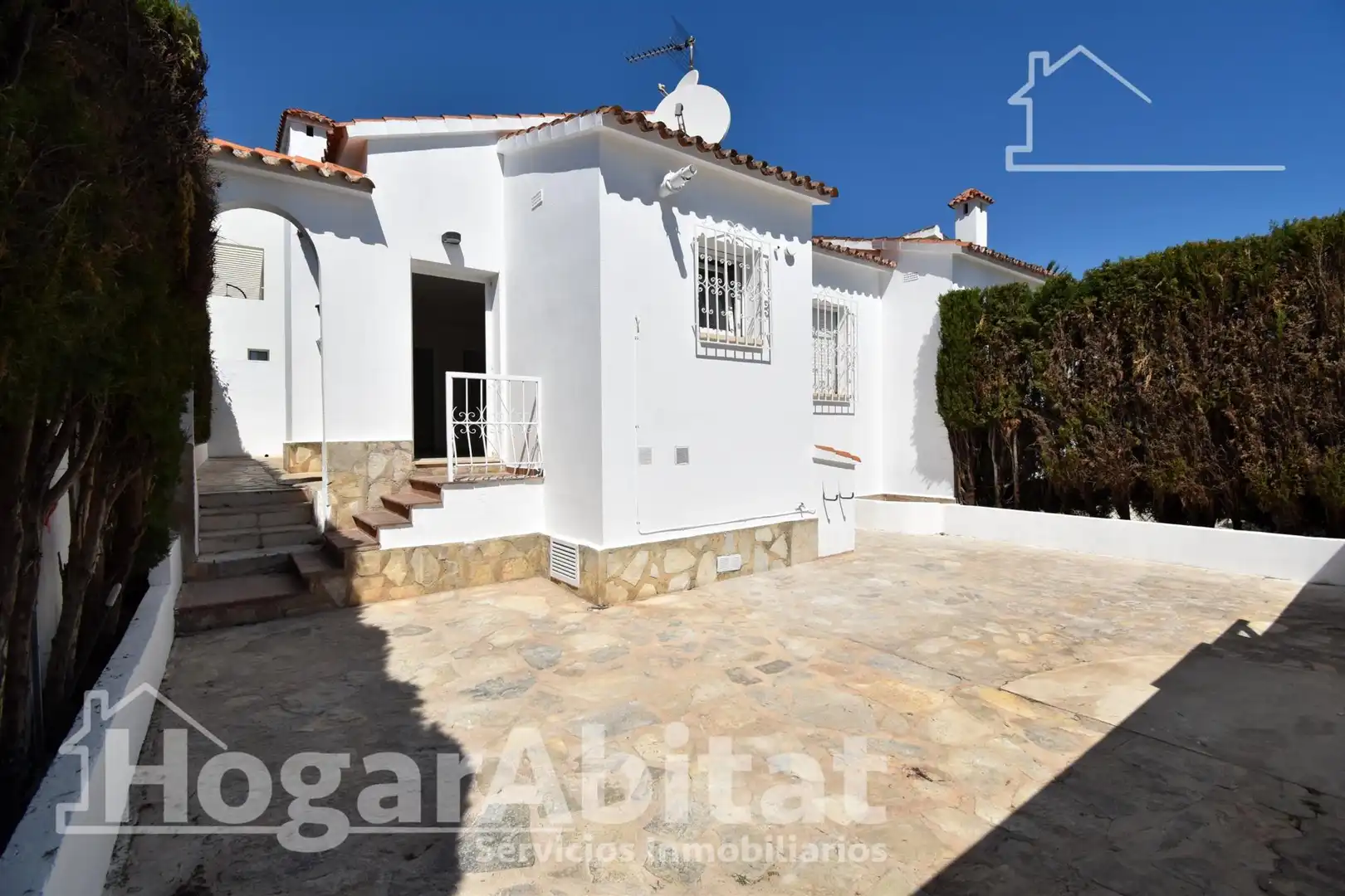 Vista exterior de Casa adosada en venta en Dénia con Aire acondicionado, Calefacción y Terraza