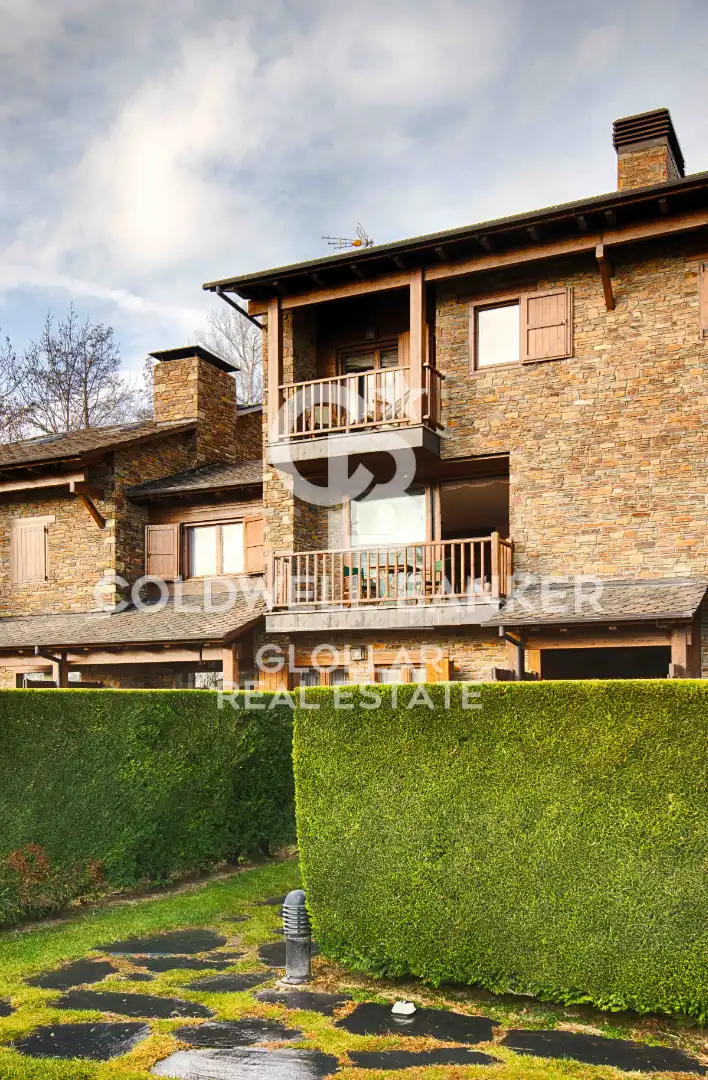 Exterior view of Duplexes for sale in Guils de Cerdanya  with Heating, Parquet flooring and Terrace