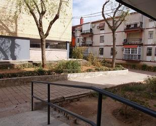 Vista exterior de Pis en venda en Linares