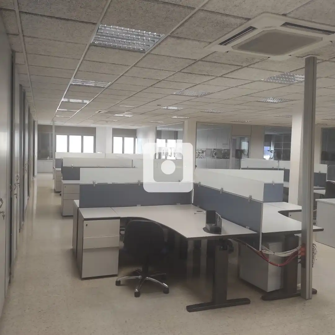 Industrial buildings for rent in de les Cosidores, Egara