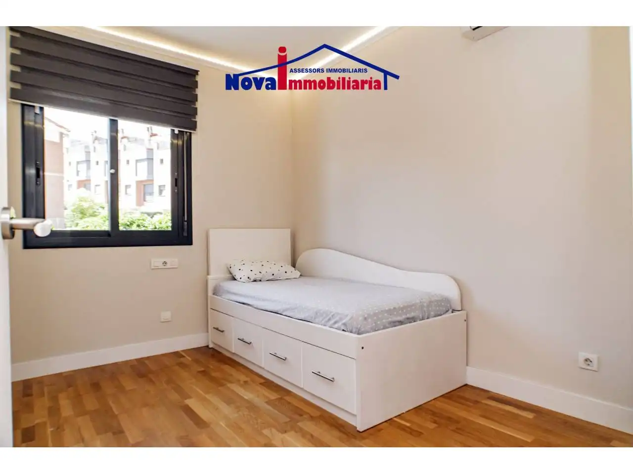 Schlafzimmer von Haus oder Chalet zum Verkauf in Sant Esteve Sesrovires mit Klimaanlage, Heizung und Privatgarten