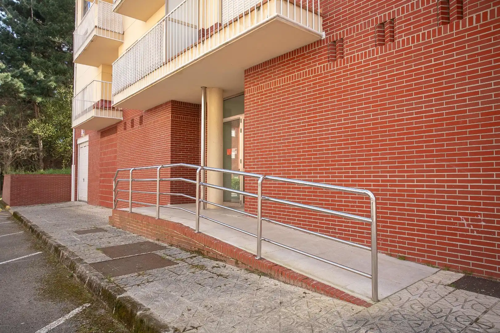 Vista exterior de Piso en venta en San Vicente de la Barquera con Calefacción y Balcón