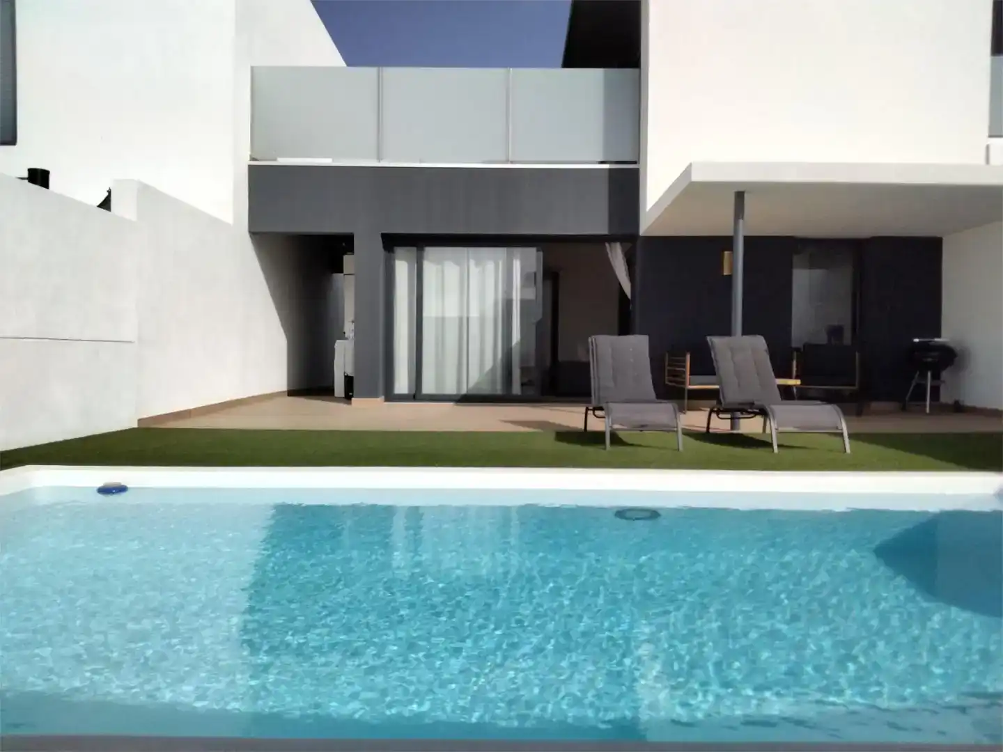 Schwimmbecken von Wohnung zum Verkauf in La Oliva mit Privatgarten, Parkett und Abstellraum