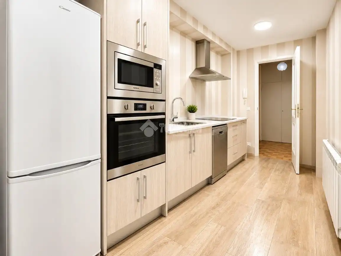 Cocina de Piso en venta en Madrid con Calefacción, Terraza y Trastero