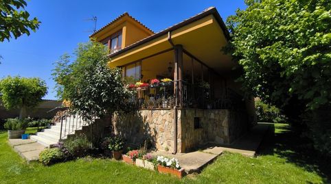 Foto 2 de Casa o chalet en venta en Calle Nueva-td, -1, Villaturiel, León