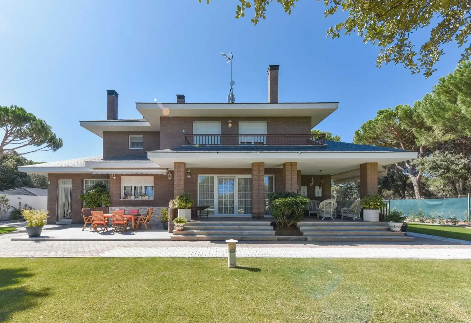 Vista exterior de Casa o chalet en venta en Tordesillas con Calefacción, Jardín privado y Parquet