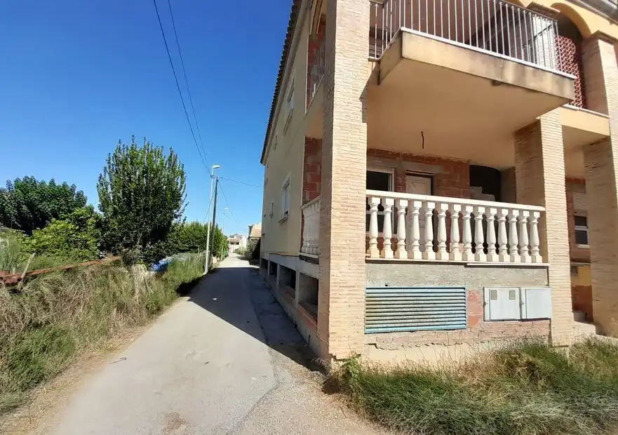 Außenansicht von Gebäude zum Verkauf in Orihuela