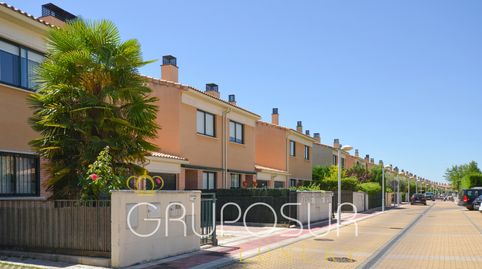 Foto 2 von Einfamilien-Reihenhaus zum Verkauf in Calle Berlín, 13, Las Villas - Valparaiso - El Peral, Valladolid Capital