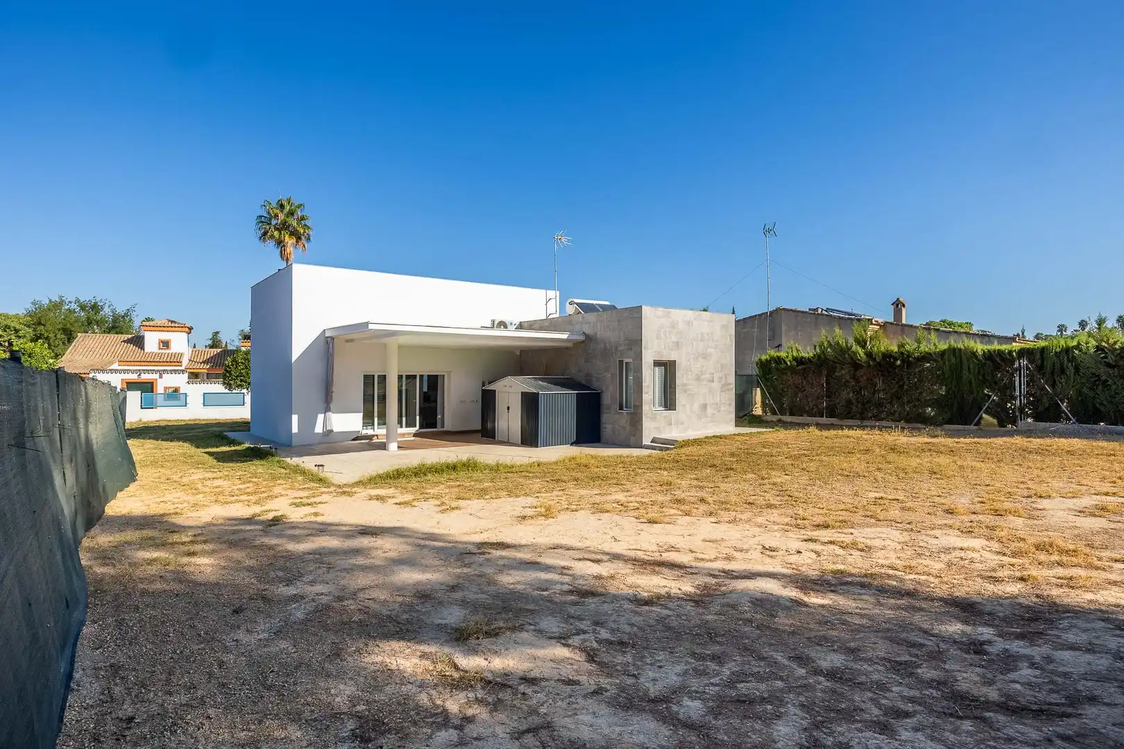 Vista exterior de Casa o xalet en venda en Aznalcázar amb Aire condicionat, Jardí privat i Internet