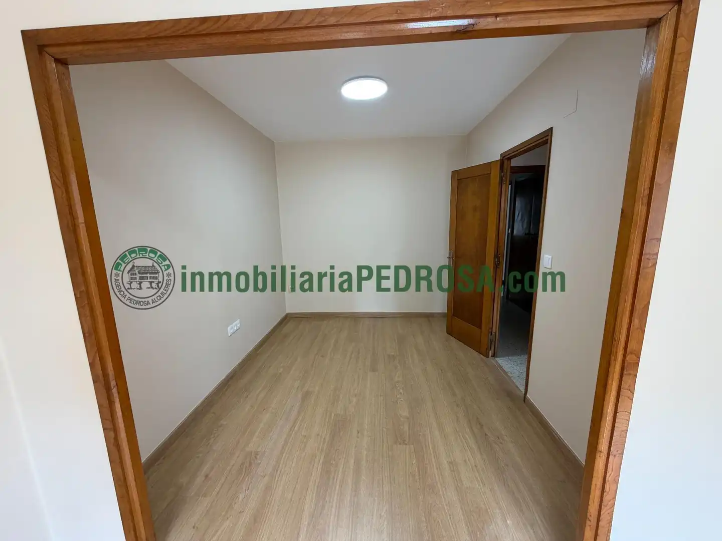 Schlafzimmer von Wohnungen zur Miete in Pontevedra Capital  mit Heizung