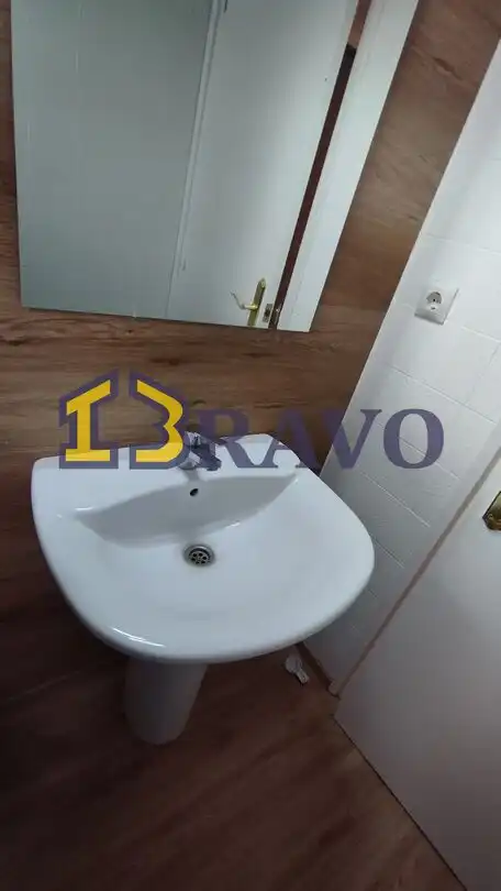 Bany de Pis en venda en Medina de Pomar amb Calefacció, Moblat i Balcó