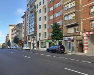 Vista exterior de Local en venda en Oviedo  amb Terrassa