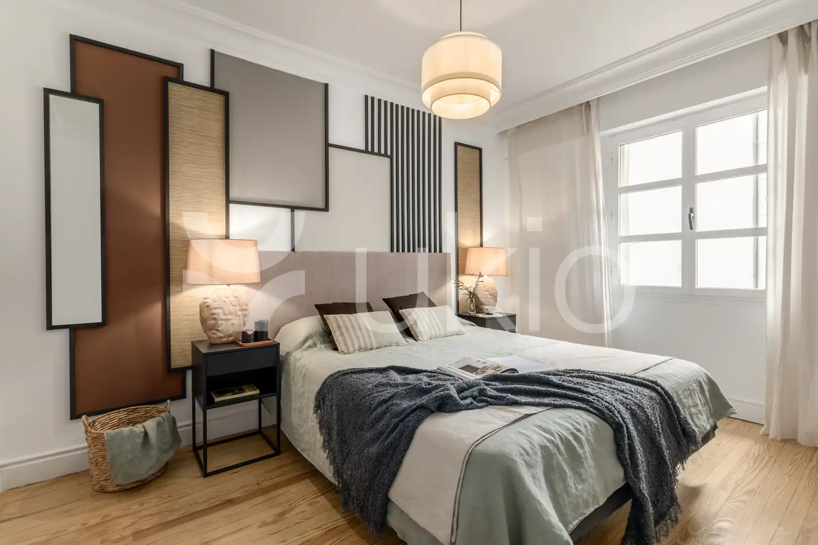 Dormitori de Apartament de lloguer en Madrid amb Aire condicionat, Calefacció i Moblat
