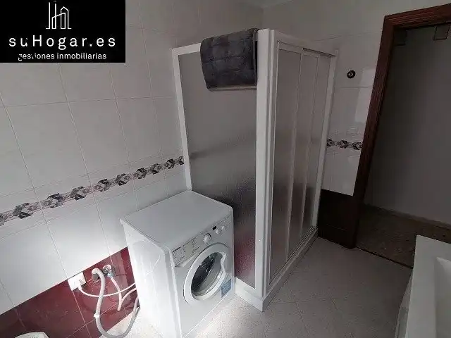 Bany de Pis de lloguer en Badajoz amb Aire condicionat, Moblat i Alarma