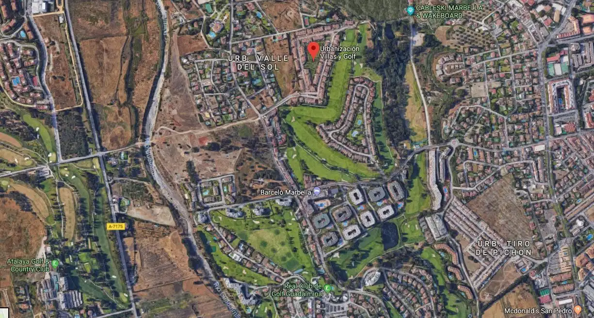 Vista exterior de Casa o chalet en venta en Marbella con Aire acondicionado, Calefacción y Jardín privado