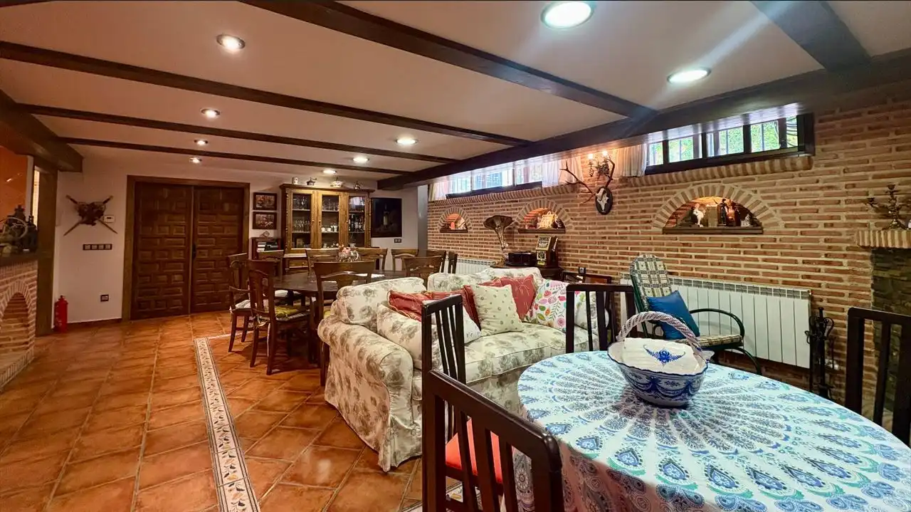 Casa o xalet en venda en Valdepeñas amb Aire condicionat, Calefacció i Traster