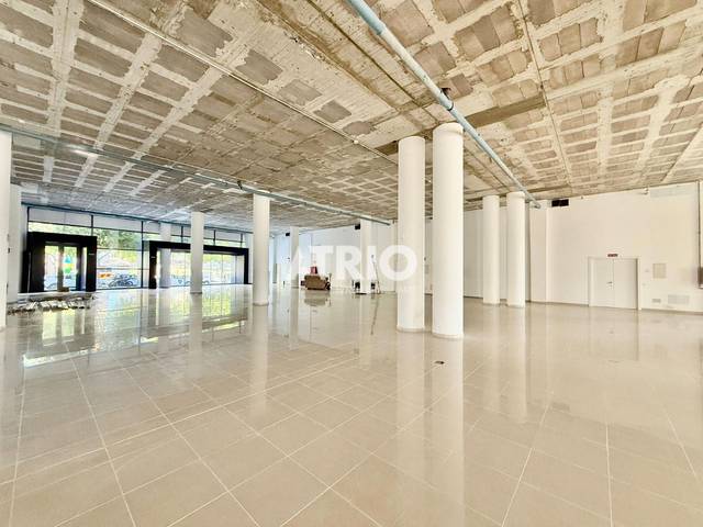 Local comercial en Alquiler en Son Anglada
