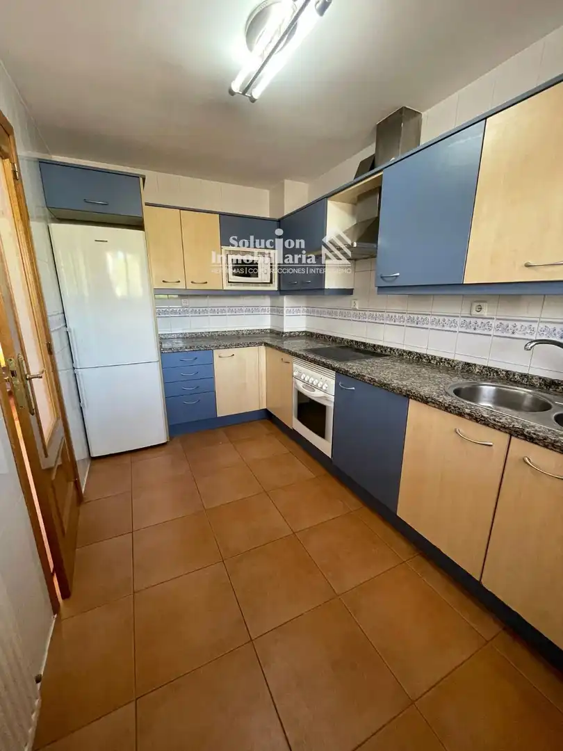 Cocina de Dúplex de alquiler en Salamanca con Calefacción, Terraza y Piscina
