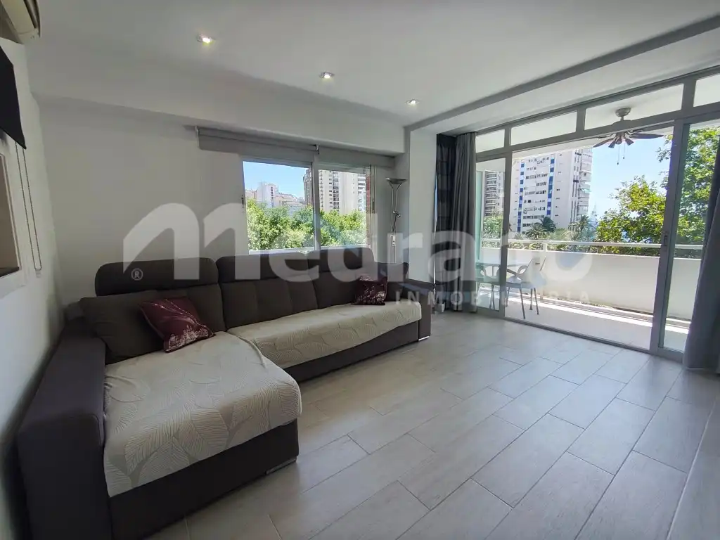 Sala de estar de Apartamento en venta en Benidorm con Aire acondicionado y Terraza