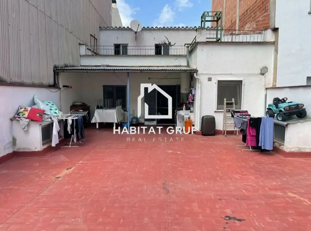 Vista exterior de Casa adosada en venta en Girona con Calefacción, Terraza y Trastero